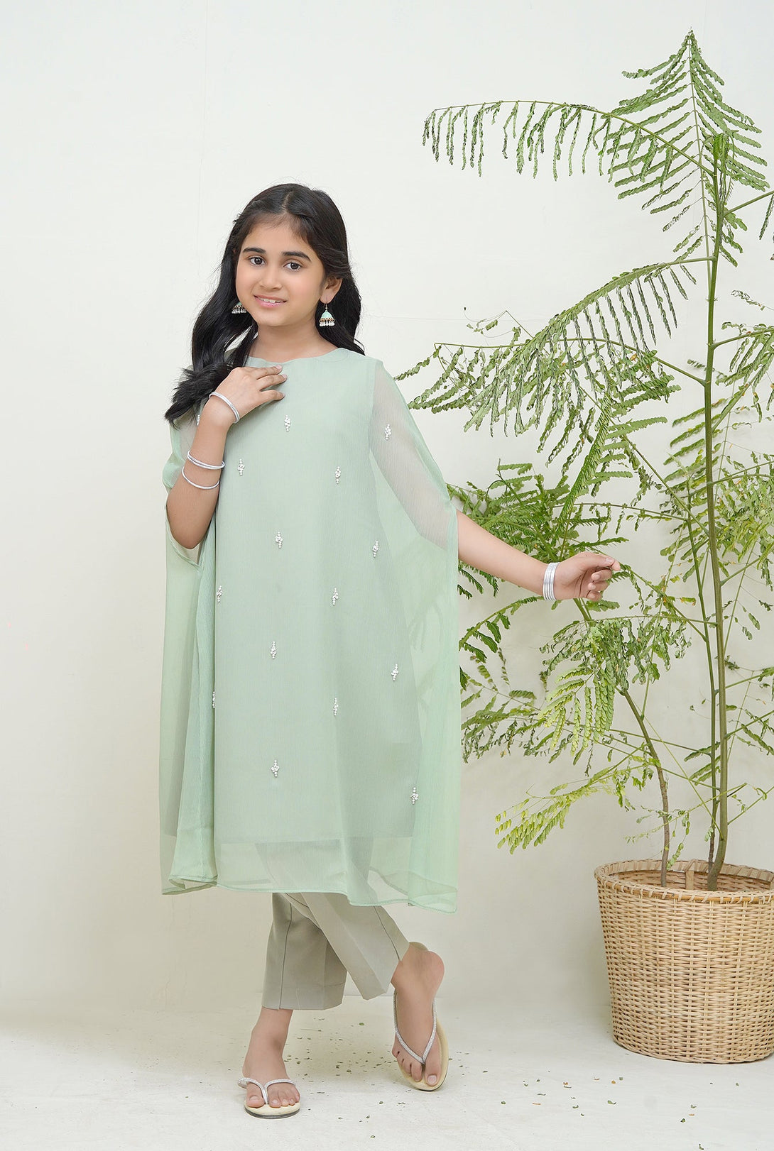 2-Piece Set DK-Mint HandEmbroidered Sheep