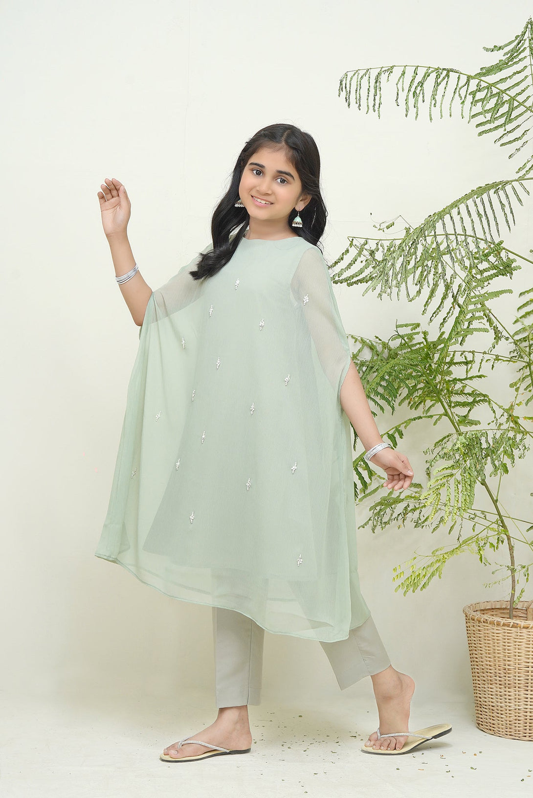 2-Piece Set DK-Mint HandEmbroidered Sheep