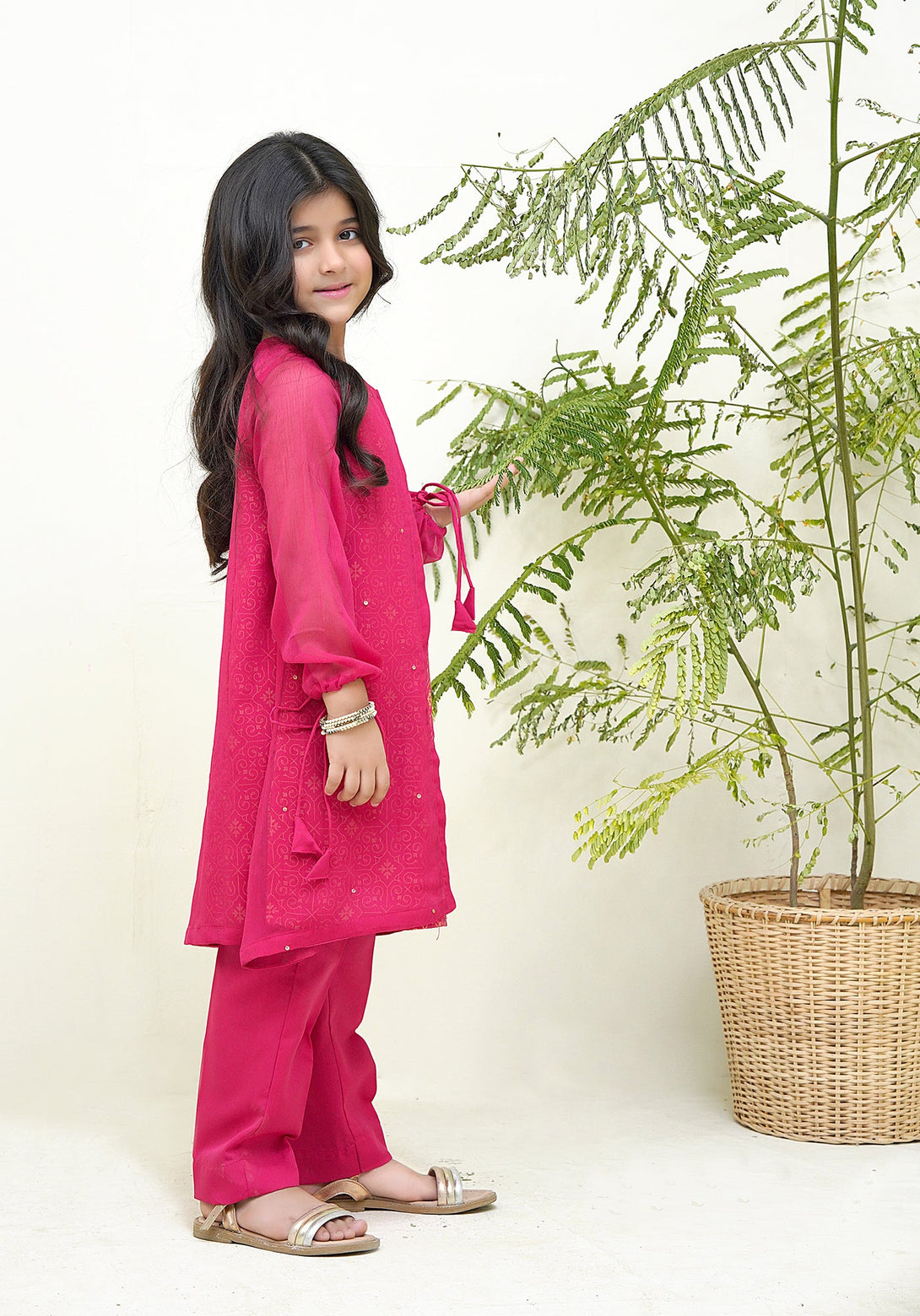 2-Piece Set Fuchsia hand-Embroidered Sheep