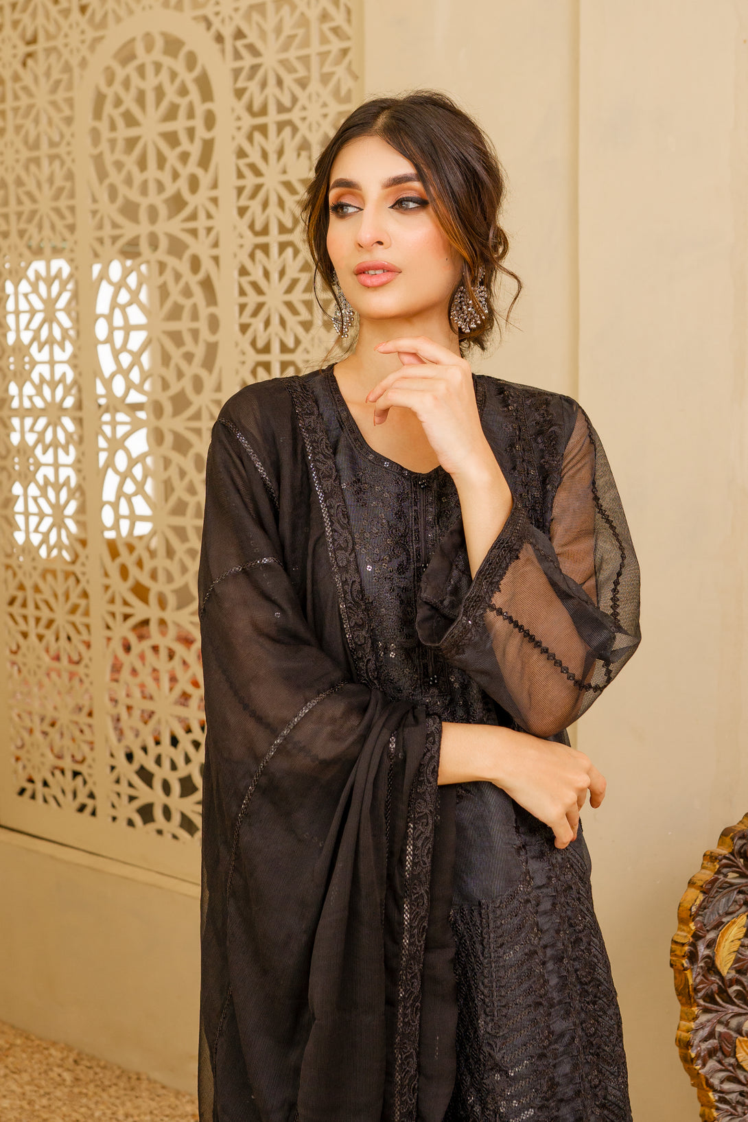 Yeong Embroidered shirt with pants & dupatta 3-Piece Stitched - Sheep
