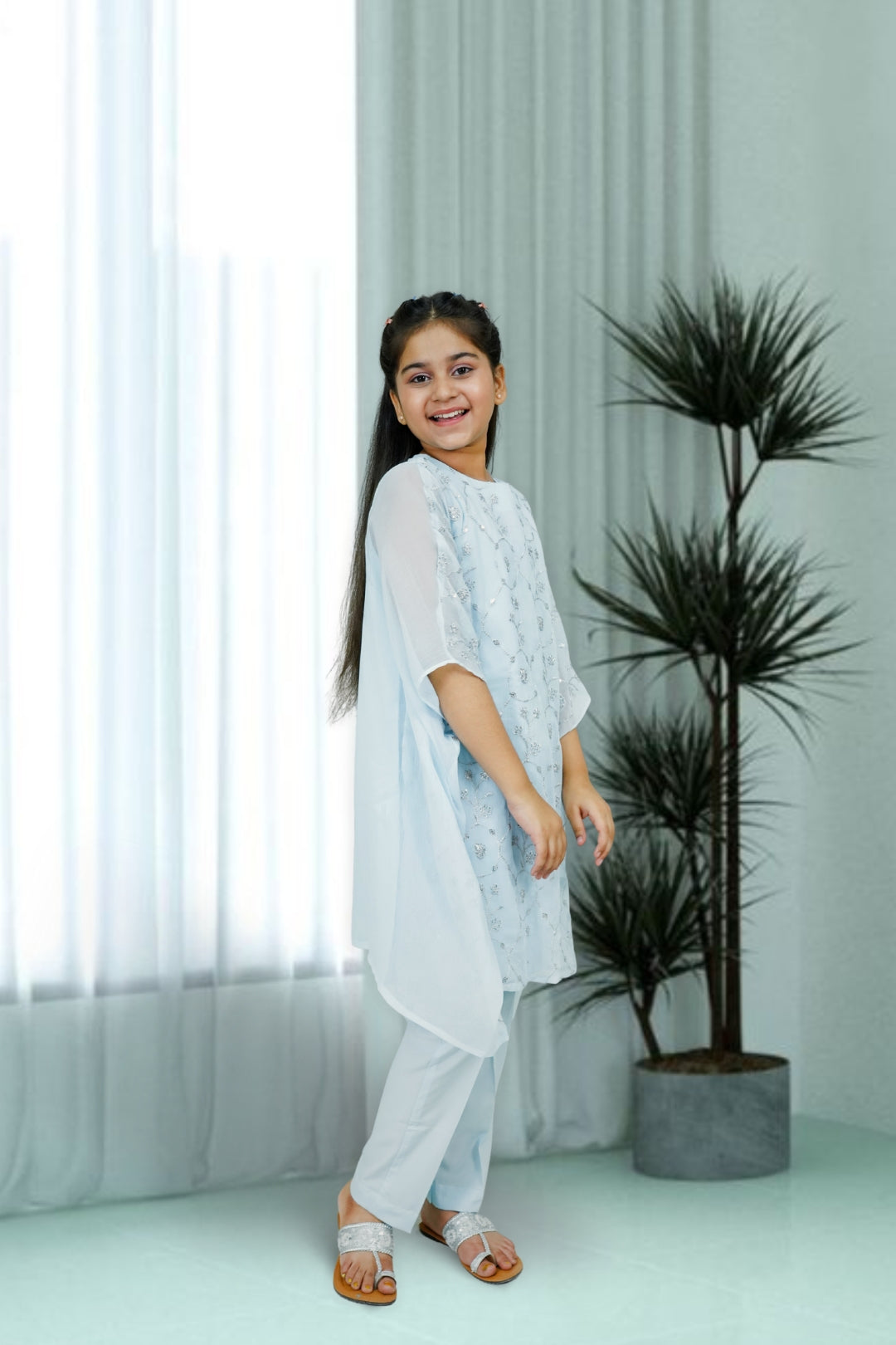 2-Piece Set Chmabray Embroidered Sheep