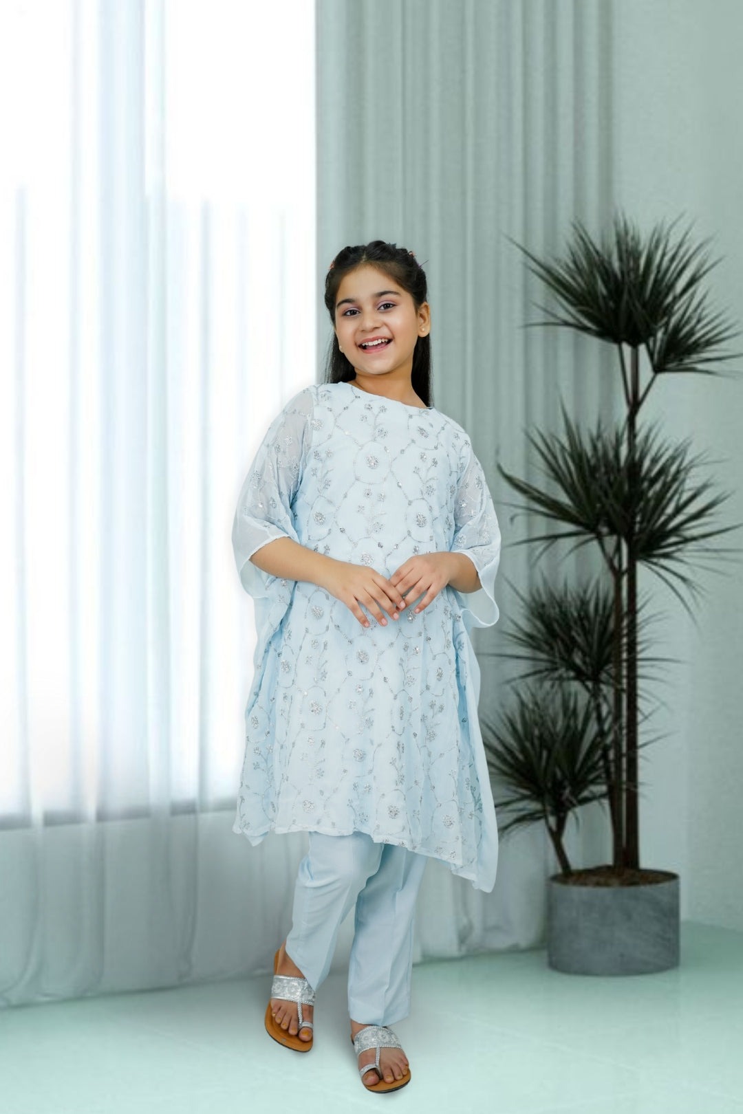 2-Piece Set Chmabray Embroidered Sheep