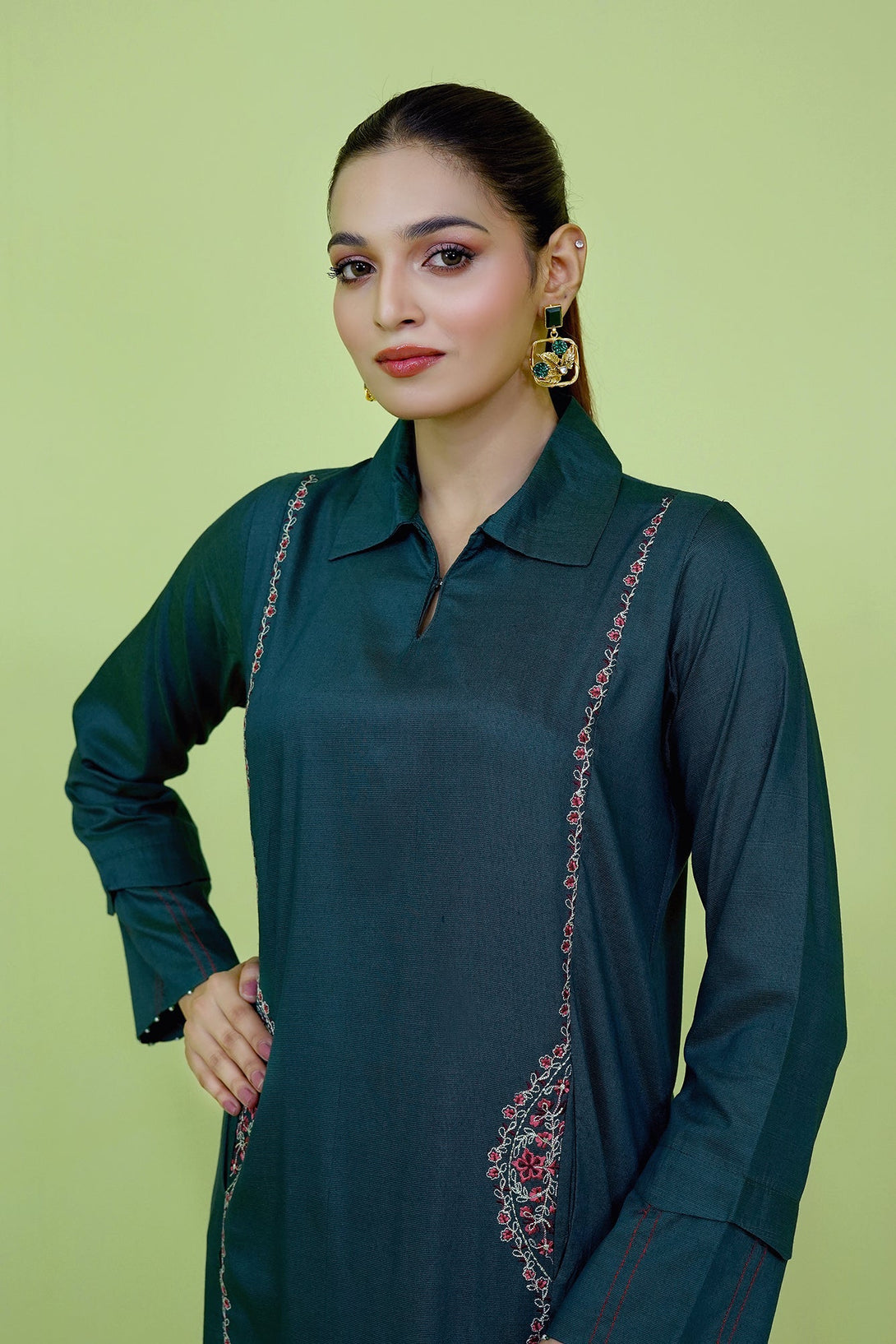 Green  Embroidered 2-Piece Set Sheep