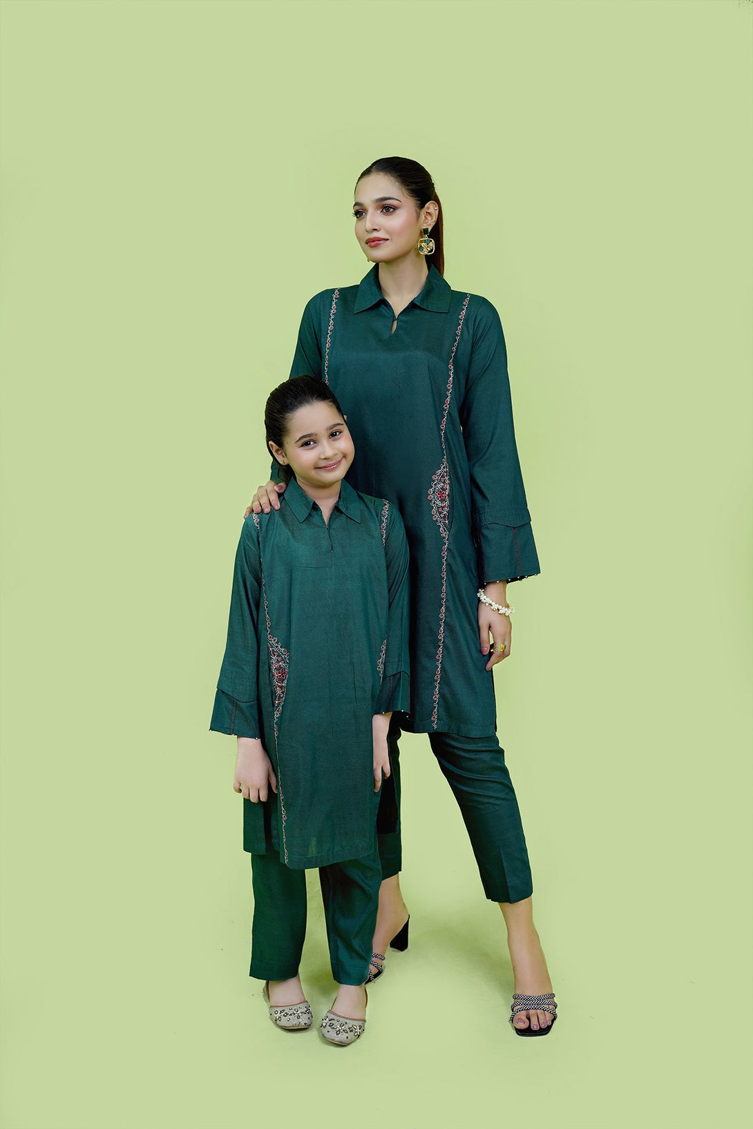 Green  Embroidered 2-Piece Set Sheep