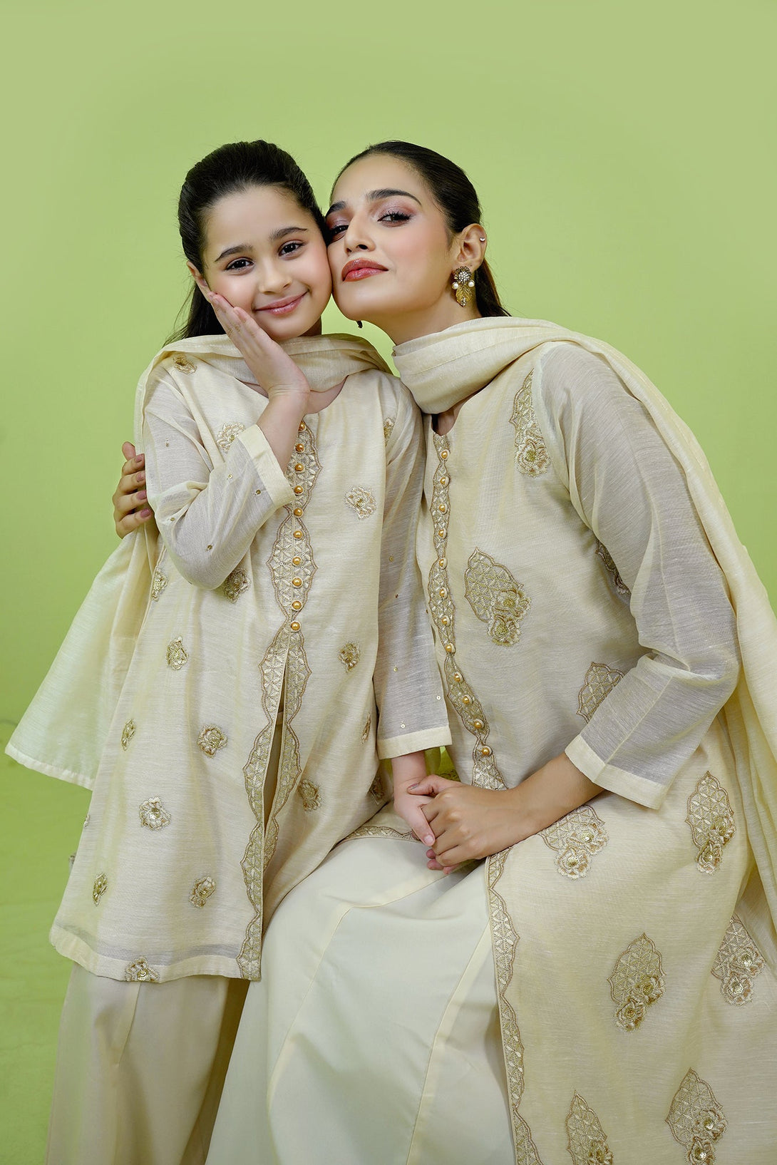 Beige Embroidered 3-Piece Set Sheep