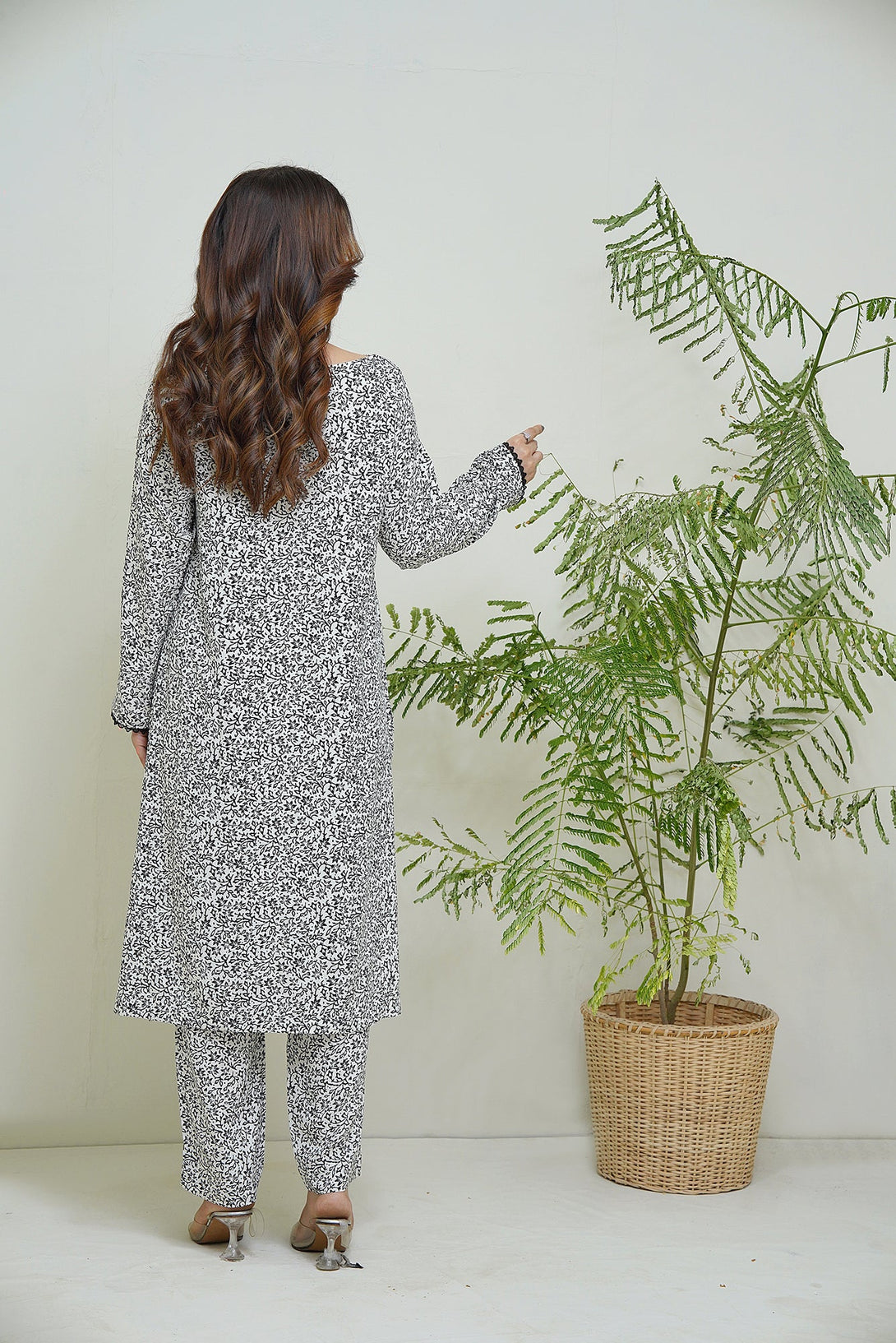 2-piece stitched Black/White Sheep