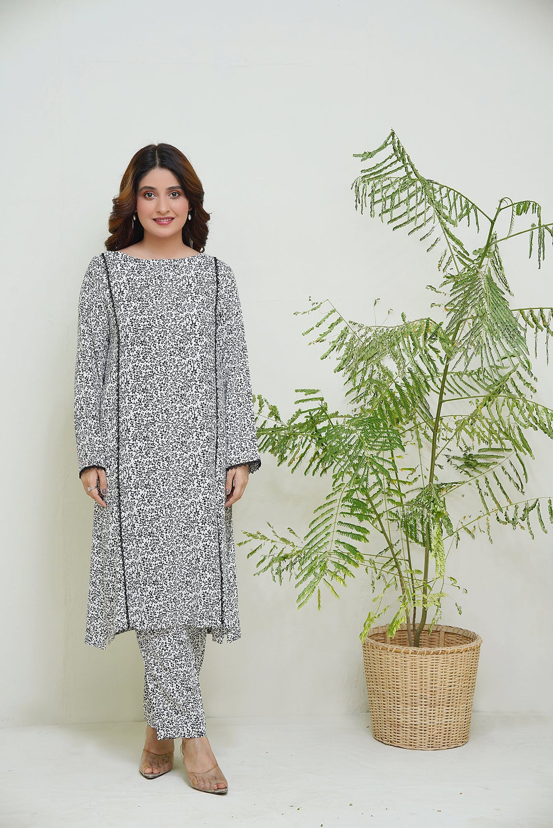 2-piece stitched Black/White Sheep