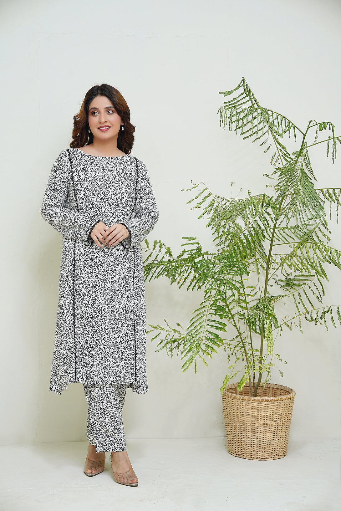 2-piece stitched Black/White Sheep