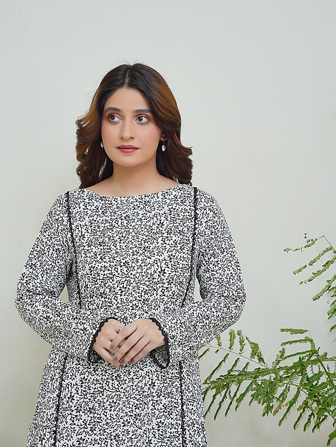 2-piece stitched Black/White Sheep