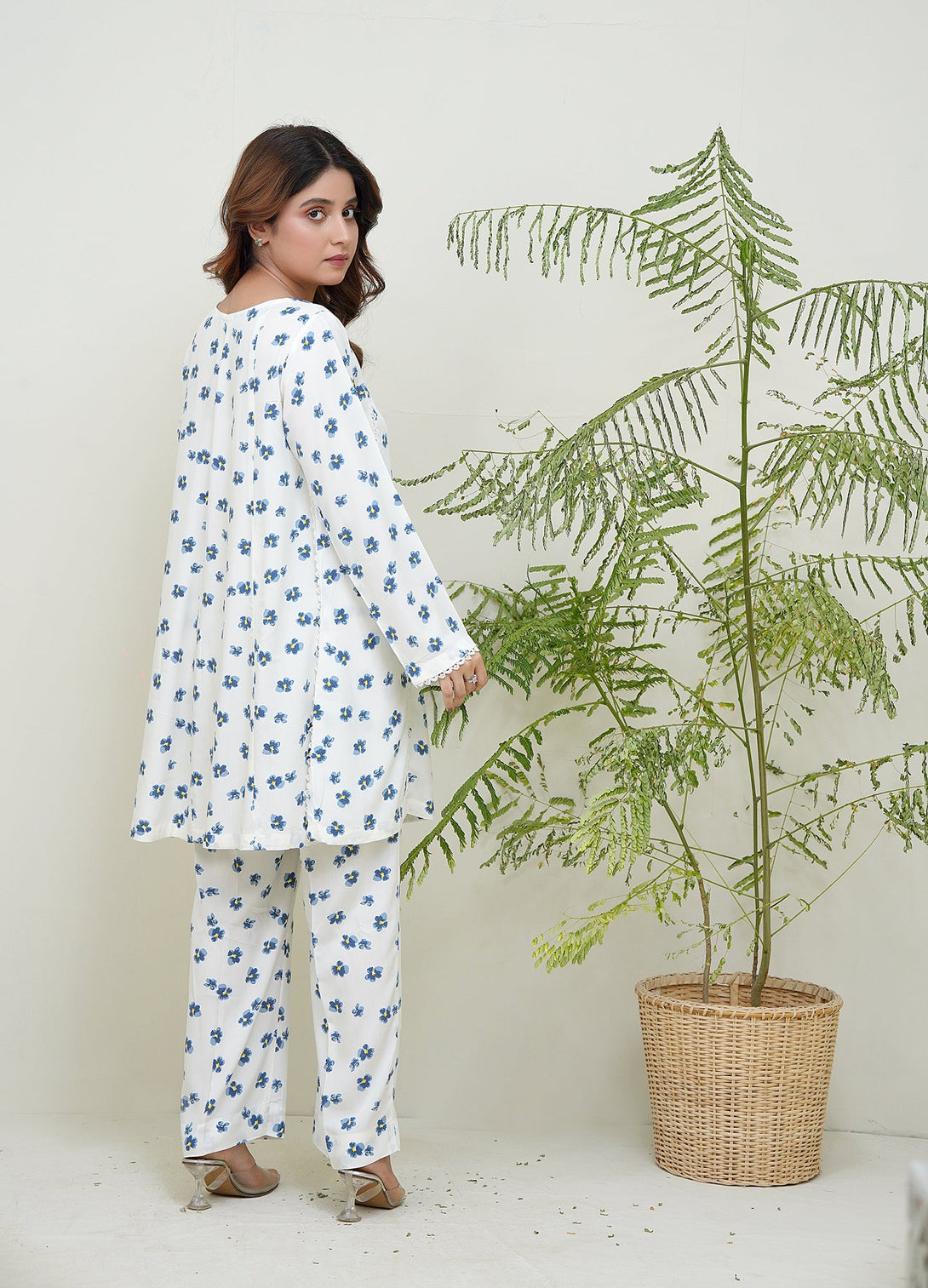 2-piece stitched White Sheep