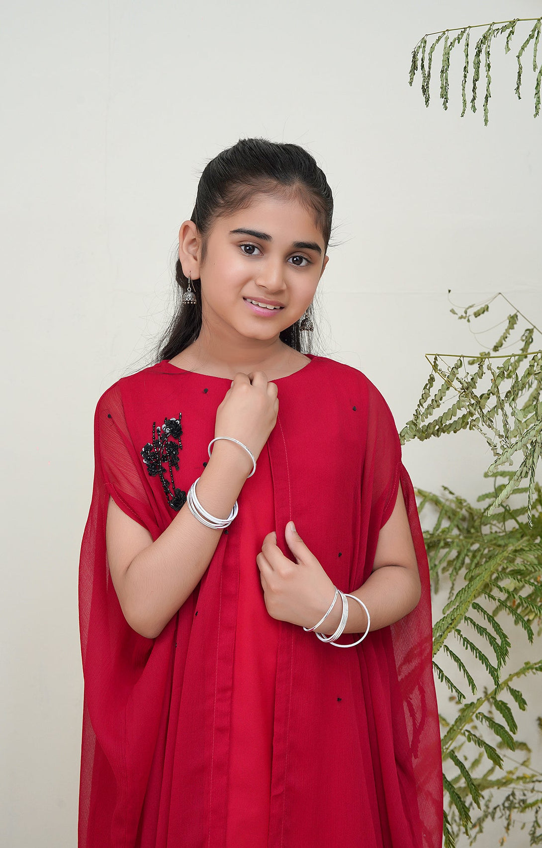 2-Piece Set RED hand-Embroidered Sheep