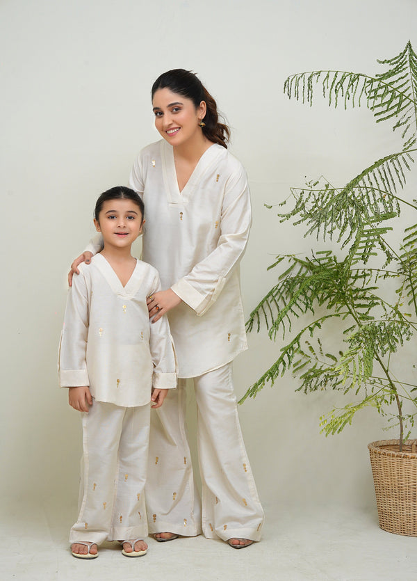 2-Piece Set Off White Embroidered Adda Sheep