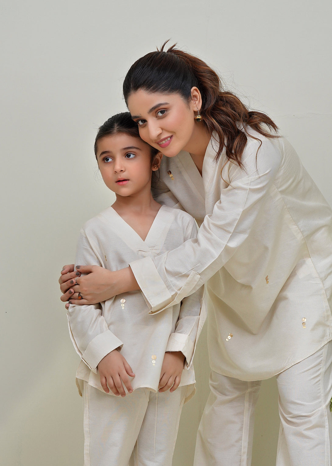 2-Piece Set Off White Embroidered Adda Sheep