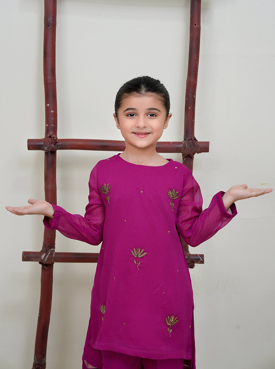 2-Piece Set Fuchsia hand-Embroidered Sheep